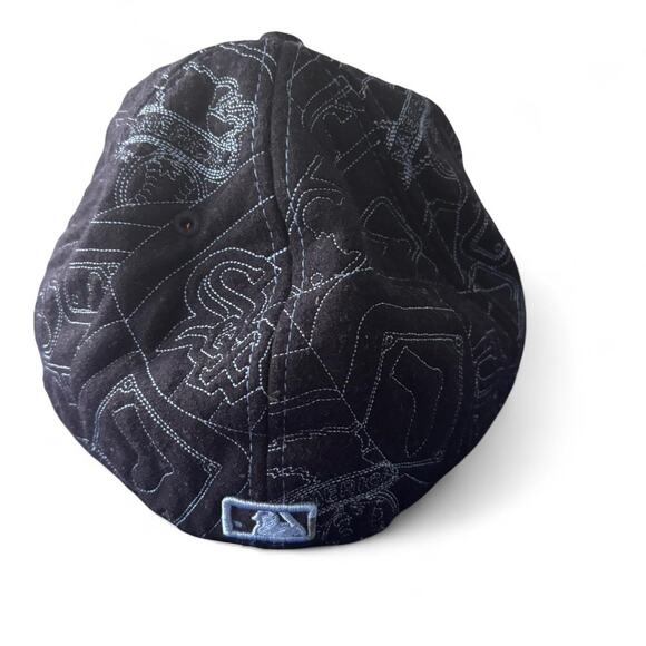 Chicago White Sox fitted hat size 7 1/2 embroidered design - Picture 4 of 7